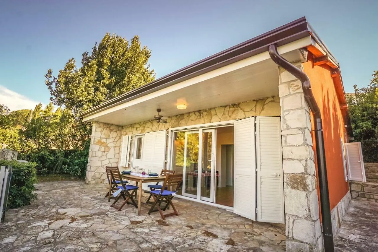 Beach House Lucy Crveni Vrh Croatia