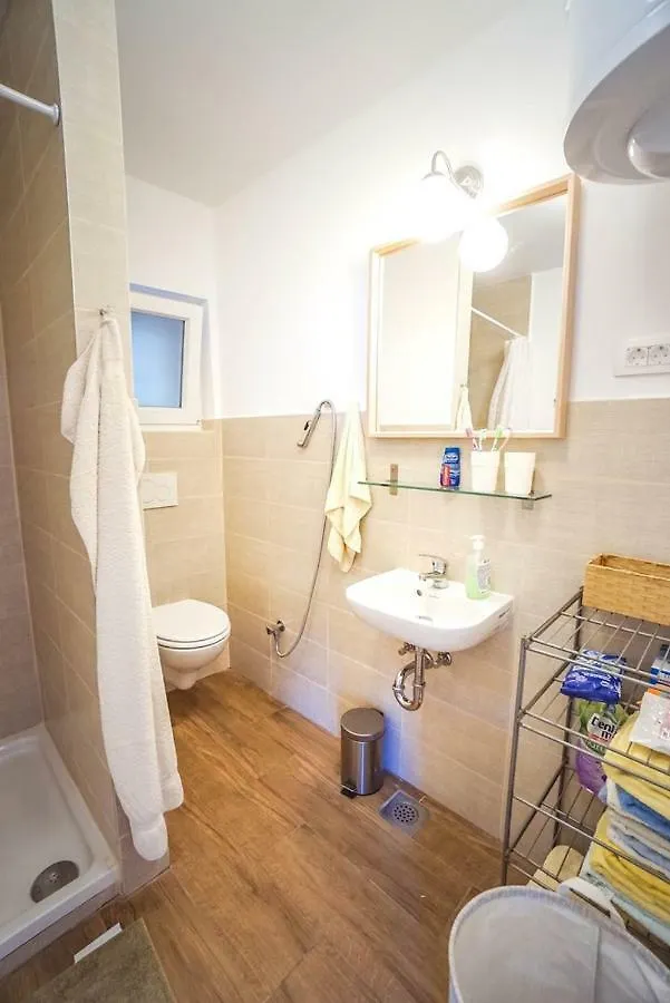 Holiday home Beach House Lucy Crveni Vrh Croatia